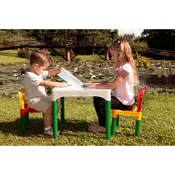 5825 mesinha didatica pe verde humanizada