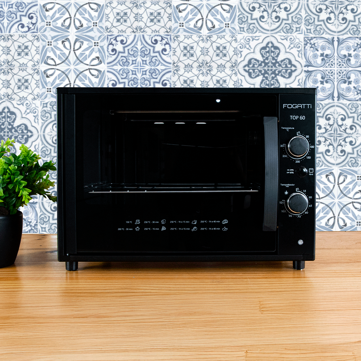 Forno com 60 litros de capacidade